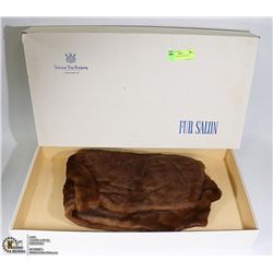 VINTAGE LADIES MINK STOLE