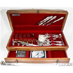 HERITAGE SILVERSMITHS CUTLERY IN WOOD BOX