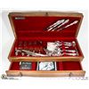 Image 1 : HERITAGE SILVERSMITHS CUTLERY IN WOOD BOX