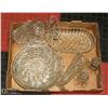 Image 1 : FLAT OF ESTATE GLASS SERVING DISHES AND MORE