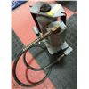 Image 2 : 20 TON AIR HYDRAULIC JACK