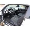 Image 7 : 2012 VOLKSWAGEN BEETLE HATCHBACK