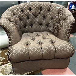 FINESSE FURNISHINGS OVERSIZED LIVING ROOM CHAIR