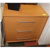 Image 1 : DRESSER- 3 DRAWER VENEER 16" X 27.5" X 29"