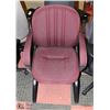 Image 1 : NEW RED & BLACK WAITING ROOM CHAIR