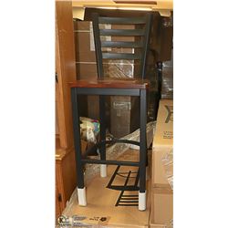 SET OF 4 NEW BLACK METAL/WOOD BISTRO BAR STOOLS