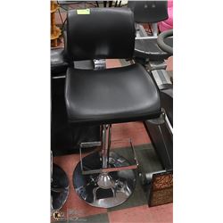 HYDRAULIC LIFT STOOL