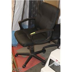 OFFICE SWIVEL CHAIR