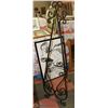 Image 1 : FANCY WROUGHT IRON EASEL