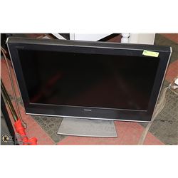 TOSHIBA 32" FLATSCREEN TV