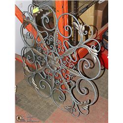 METAL WALL ART 31" X 31"