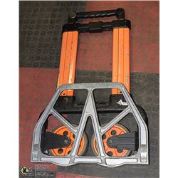 FOLDING HAND TRUCK
