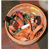 Image 1 : PAIL FULL OF RATCHET STRAPS
