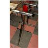 Image 1 : 2 ADJUSTABLE ROLLER STANDS