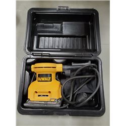 DEWALT SANDER WITH DUSTBAG IN CASE