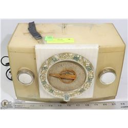 1950S TABLE TOP RADIO