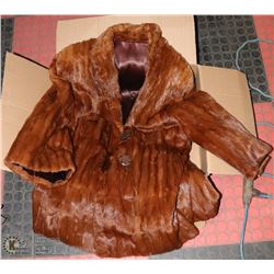 VINTAGE LADIES ERMINE FUR 3/4 LENGTH JACKET