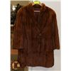 Image 2 : VINTAGE LADIES ERMINE FUR 3/4 LENGTH JACKET