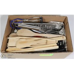 LOT OF KITCHEN UTENSILS/ GADGETS