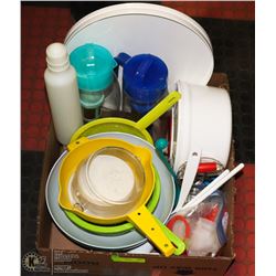ASSORTED LOT OF PLASTIC KITCHENWARE