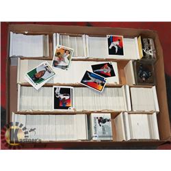 TRAY OF ASSORTED SPORTS CARDS