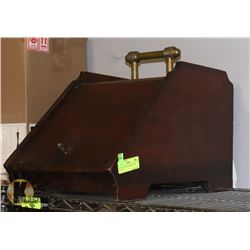 VITNAGE WOOD & BRASS COAL SCUTTLE