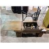 Image 2 : VINTAGE SINGER TREADLE BASE SEWING MACHINE