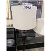 Image 2 : 2 FLOOR LAMPS