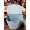 Image 2 : CIRCA 1950'S LAUNDRY HAMPER