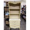 Image 1 : 2 PIECE 3 DRAWER DRESSER WITH SHELVES