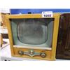 Image 2 : CIRCA 1950'S CROSLEY TUBE TV & VINTAGE RADIO