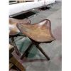 Image 2 : 3 VINTAGE STOOLS