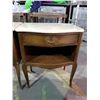 Image 3 : PAIR OF MARBLE TOP FRENCH NIGHTSTAND