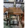 Image 2 : 2 PARLOR TABLES