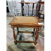 Image 2 : 2 VINTAGE SMALL TABLES