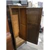 Image 2 : VINTAGE DRESSER