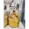 Image 2 : 2 JARS OF HONEYCOMBS & HONEY
