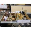 Image 1 : ASSORTED COLLECTIBLES