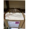 Image 2 : ASSORTED BLANKETS & TOWELS