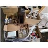 Image 2 : PALLET OF ASSORTED LIGHTBULBS