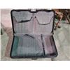 Image 2 : VINTAGE SUITCASE