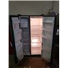 Image 2 : FRIGIDAIRE SIDE-BY-SIDE FRIDGE VISIBLE DAMAGE MODEL GLHS66EFSB3