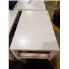Image 2 : WHITE TABLE