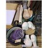Image 2 : ASSORTED SET DEC WARDROBE & TEXTILES