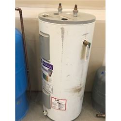 Hot water tank