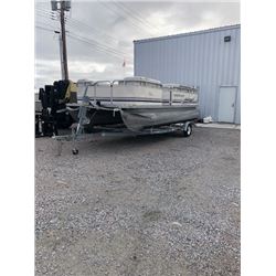 2000 - 20 ft SmokerCraft Pontoon Boat with 90 hp Mariner - trailer included
