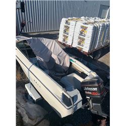 1976 Renell Fiberglass boat with 150 hp Johnson - motor needs repairs