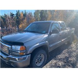 2003 GMC 1500HD Crew Cab truck