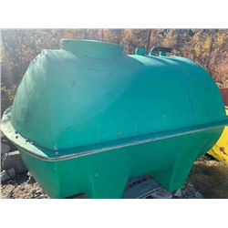 500 Gal Fiberglass Water Tank