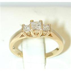 217 14K Gold Ring w/ Diamonds